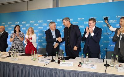 MP Söder gratuliert Karl Freller zur Wiederwahl