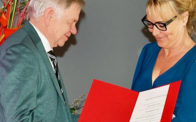 Karl Freller erhält Ehrenmitgliedschaft des Nürnberger Lehrer- und Lehrerinnenvereins (NLLV)