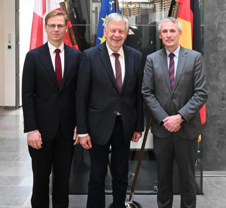 Austausch im Haus der Nordischen Botschaften